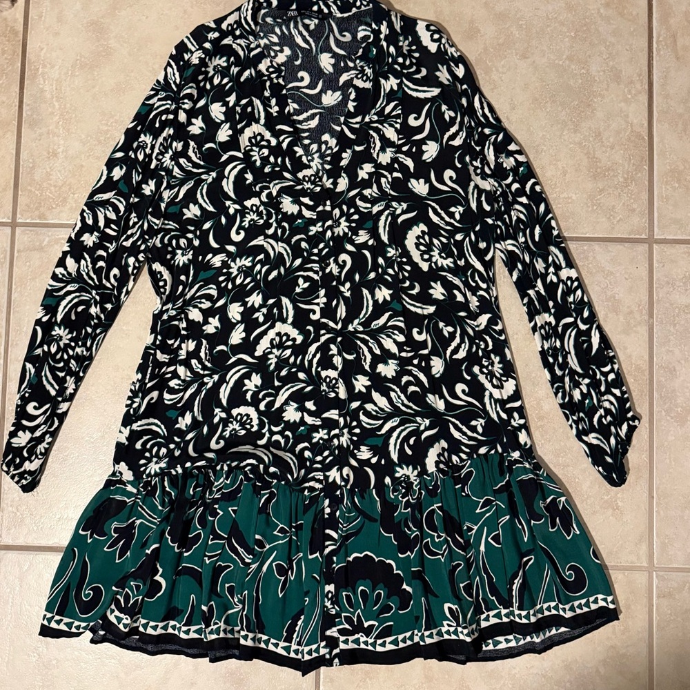 Zara Black and Green Patterned Top